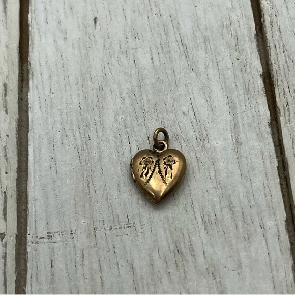 Vintage 10k Gold Heart Pendant/charm - Picture 1 of 7